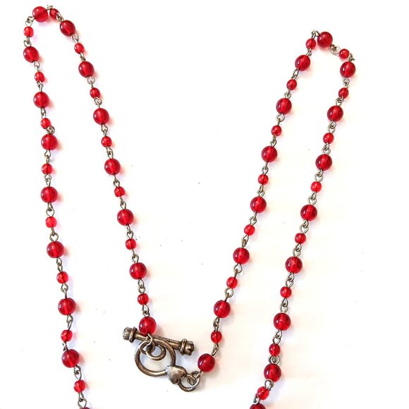 Vintage Classic Hardware Red Beaded Heart & Key Necklace - Picture 4 of 5